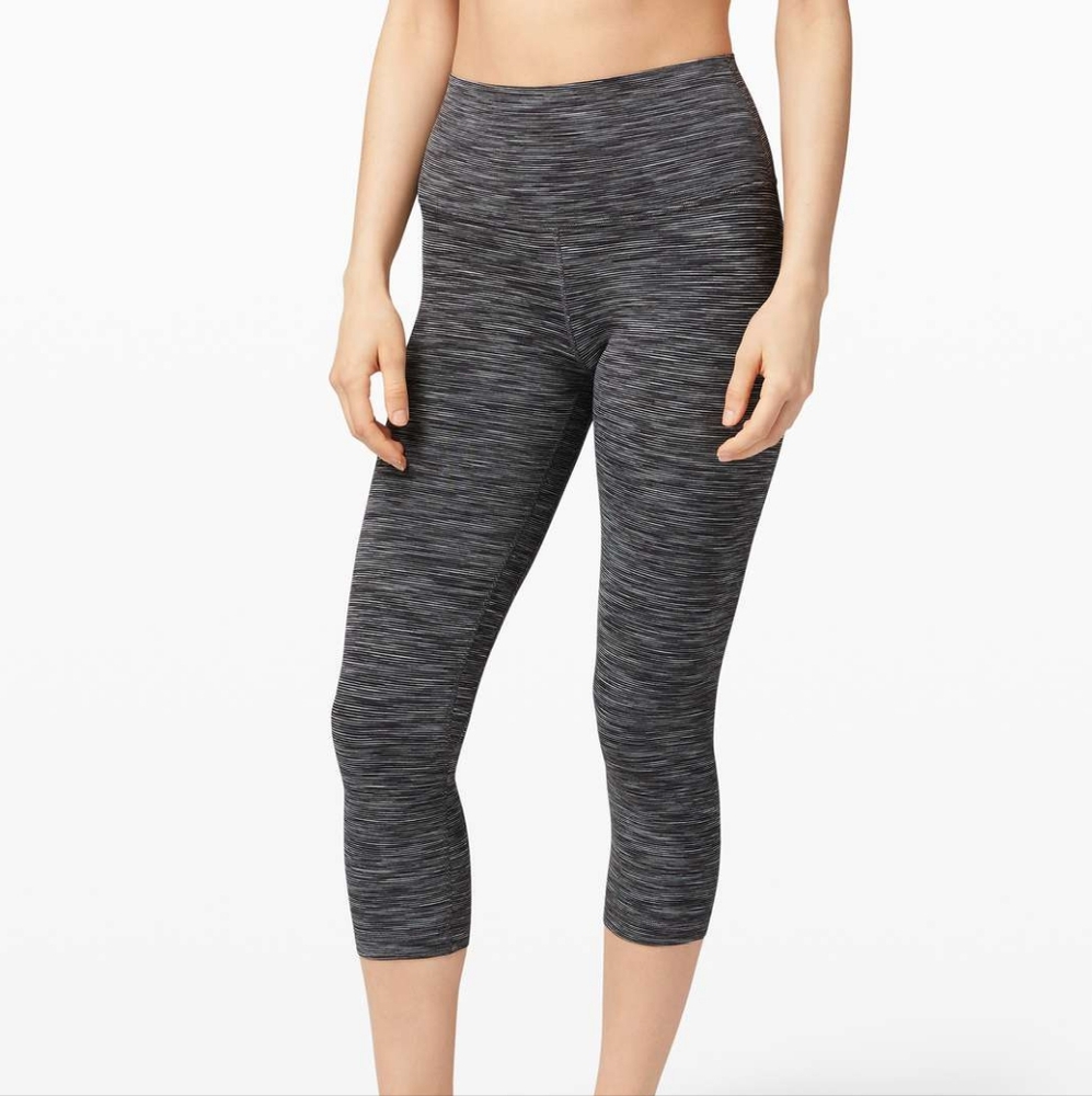 Lululemon Crop 17" Size 6